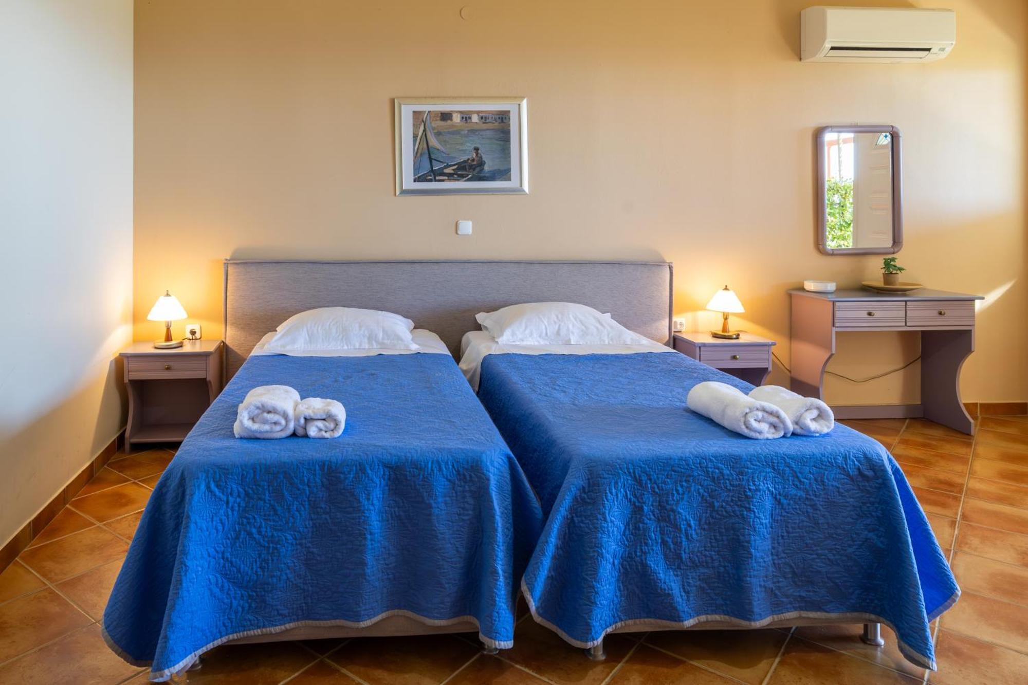 Delfinia Apartment Vlachata Екстериор снимка