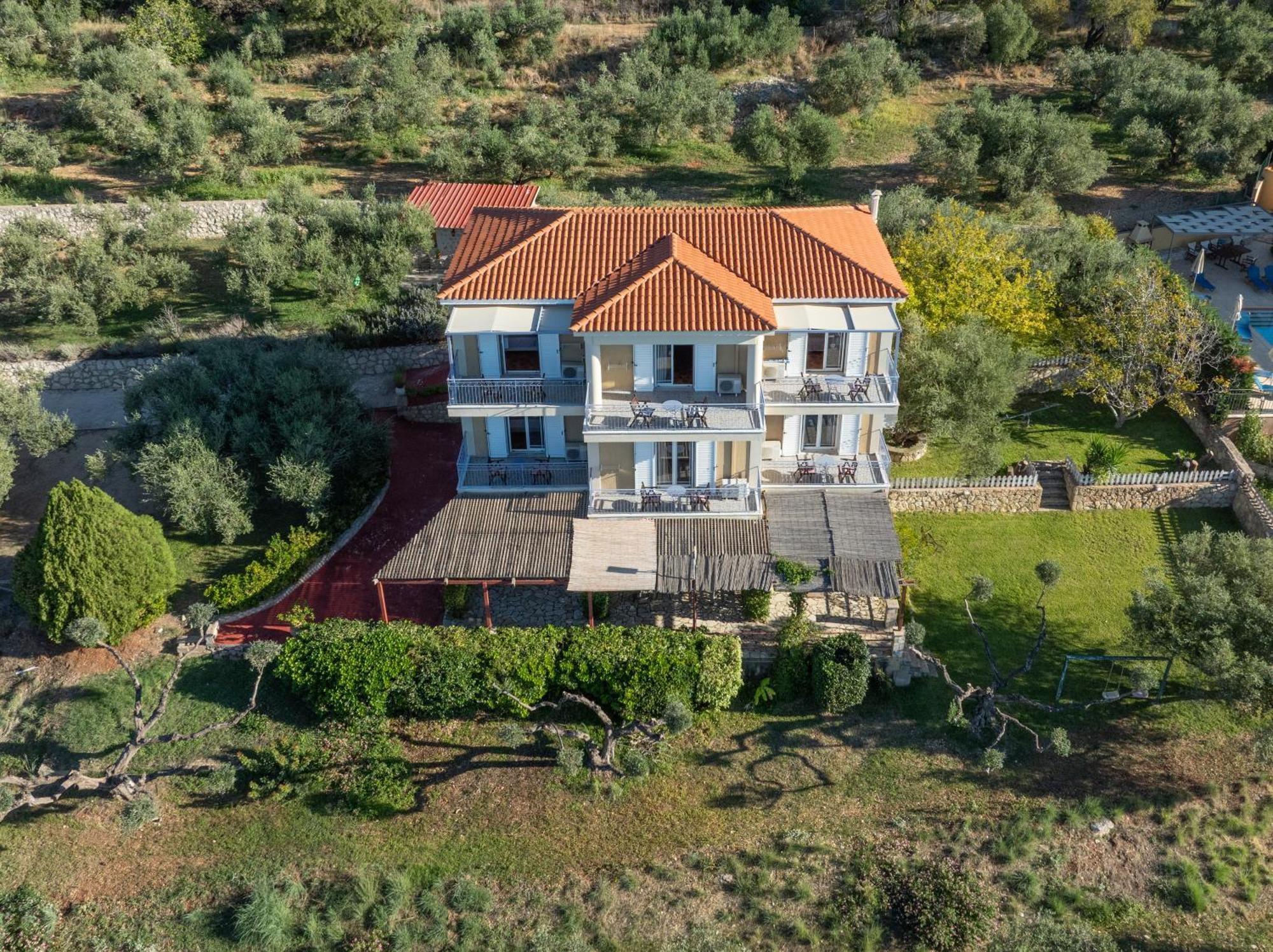 Delfinia Apartment Vlachata Екстериор снимка