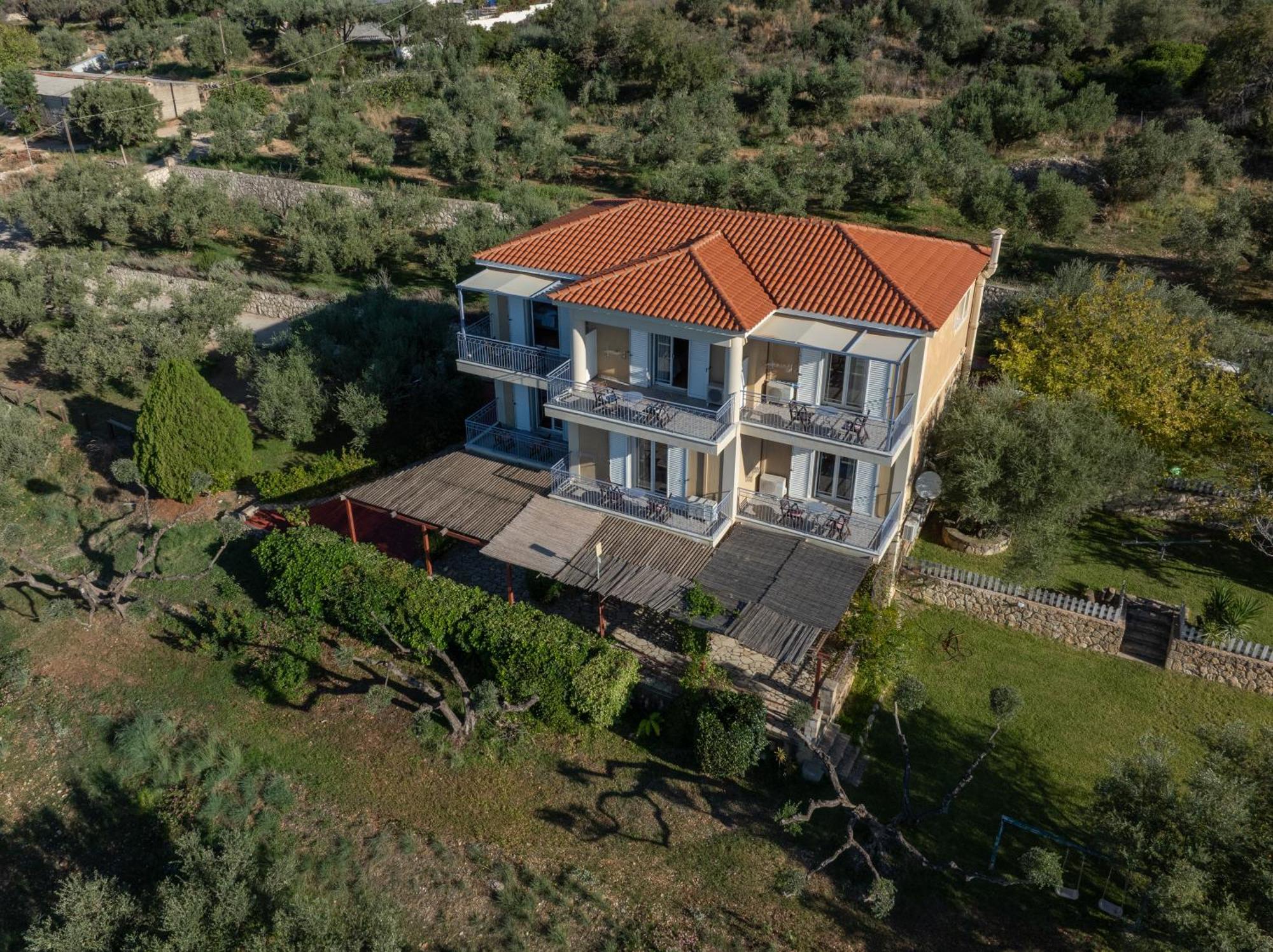 Delfinia Apartment Vlachata Екстериор снимка